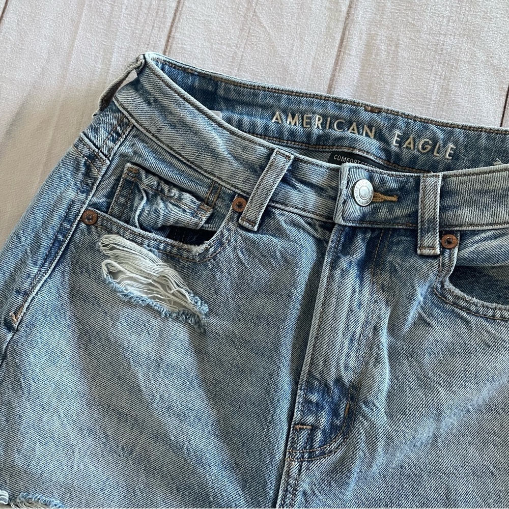 American Eagle Highest Rise Mom Jeans Women’s 00 Blue Distressed Ripped Comfort - Picture 6 of 14